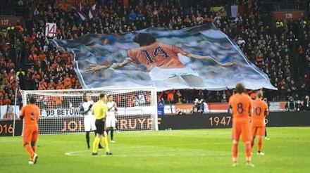 Ajax onora la memoria di Cruyff intitolandogli l'Amsterdam Arena